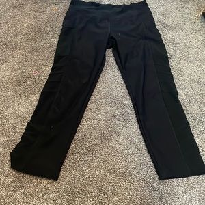 Black cropped leggings with mesh detailing and pockets!!!